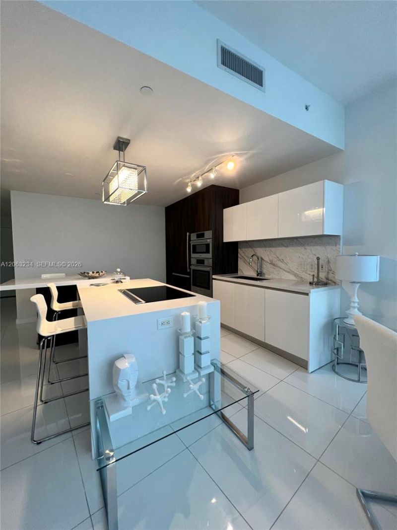 851 NE 1st Ave , Unit 3510, Miami, FL 33132 Photo