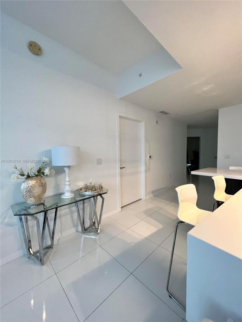 851 NE 1st Ave , Unit 3510, Miami, FL 33132 Photo