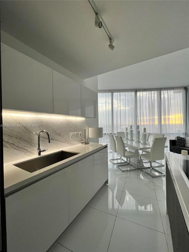 851 NE 1st Ave , Unit 3510, Miami, FL 33132 Photo