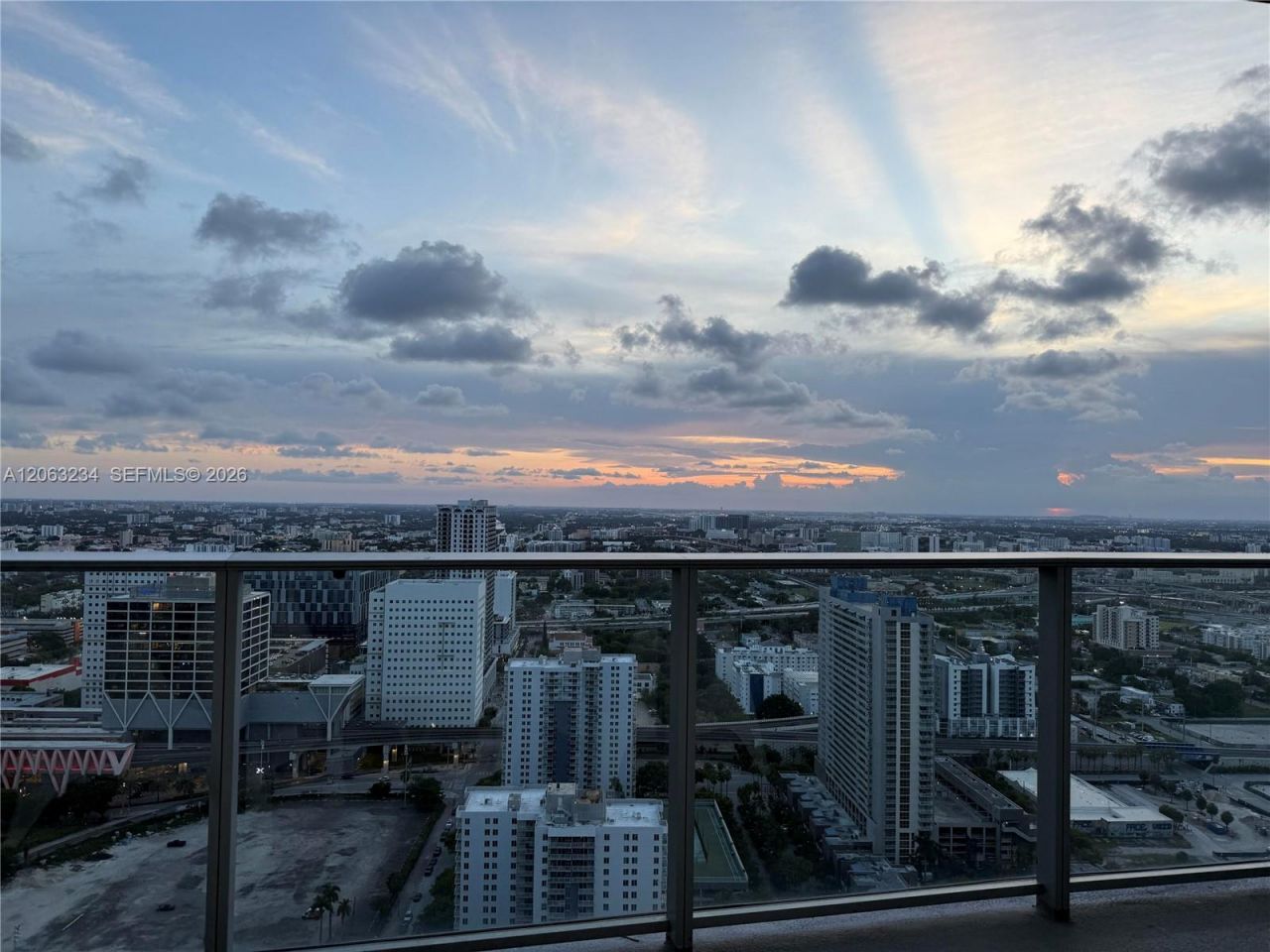 851 NE 1st Ave , Unit 3510, Miami, FL 33132 Photo