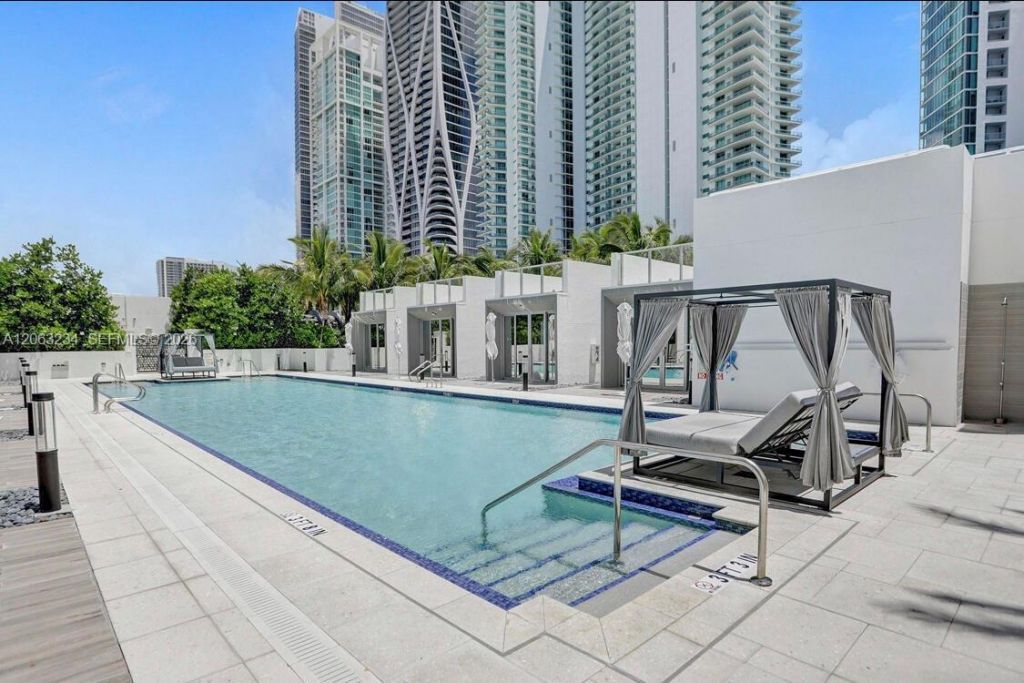 851 NE 1st Ave , Unit 3510, Miami, FL 33132 Photo