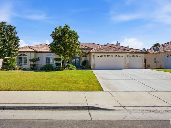 4525 Whitegate Avenue, Bakersfield, CA 93313