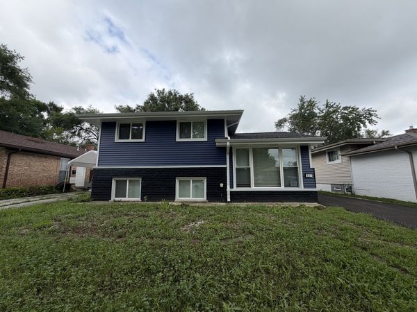 527 W 16th Place , Chicago Heights, IL 60411