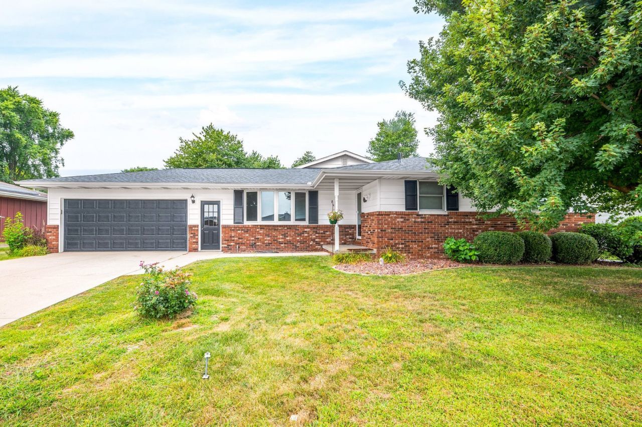 725 Taylor Street, Morton, IL 61550 Main Photo