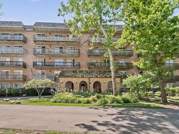 500 Redondo Drive , Unit 205, Downers Grove, IL 60516
