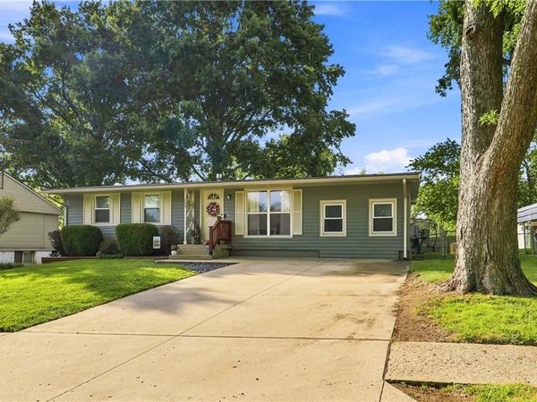 1044 HIGHLAND Drive, Liberty, MO 64068