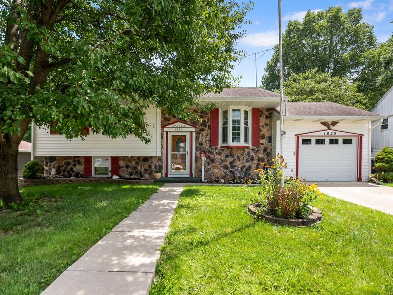 1820 Shoshone Drive , Lancaster, OH 43130 Photo 1