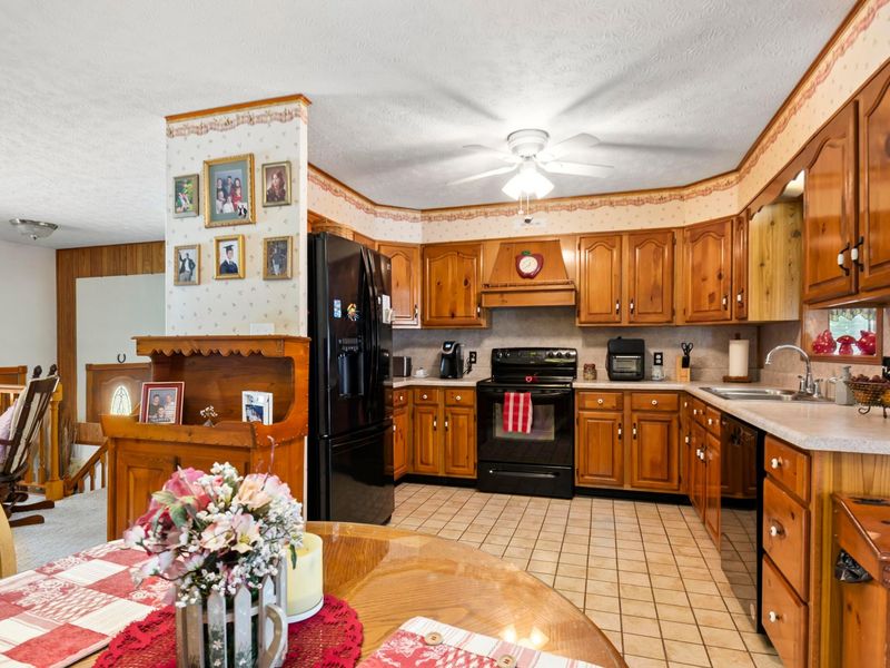 1820 Shoshone Drive , Lancaster, OH 43130 Photo 8