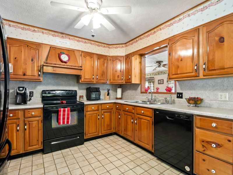 1820 Shoshone Drive , Lancaster, OH 43130 Photo 9