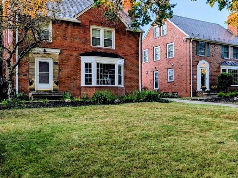 19219 Lomond Boulevard, Shaker Heights, OH 44122 Photo 2