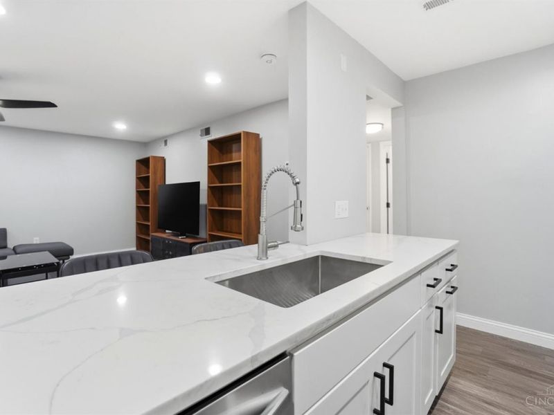 3069 Alpine, Unit 11, Cincinnati, OH 45208 Photo 14
