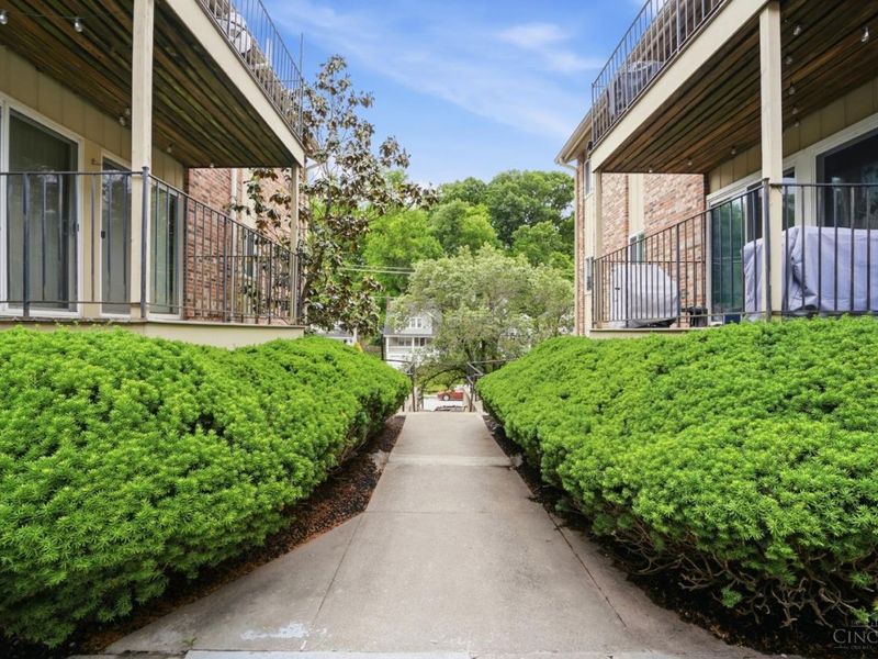 3069 Alpine, Unit 11, Cincinnati, OH 45208 Photo 3