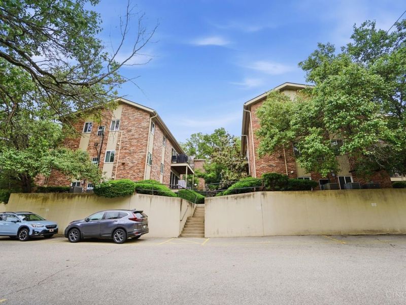 3069 Alpine, Unit 11, Cincinnati, OH 45208 Photo 4