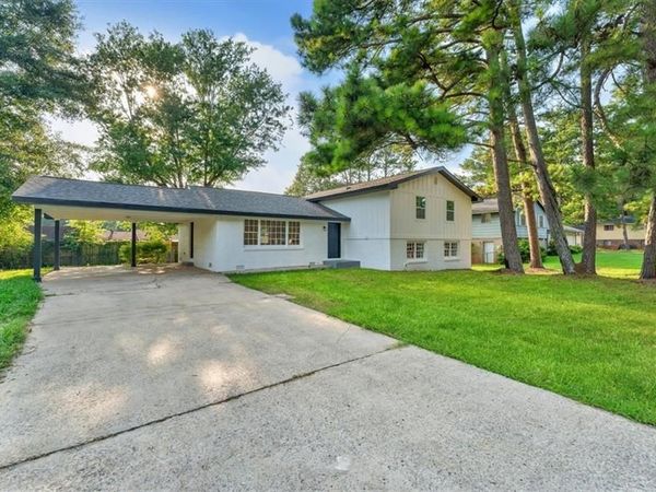 7697 Marabou Lane , Riverdale, GA 30274