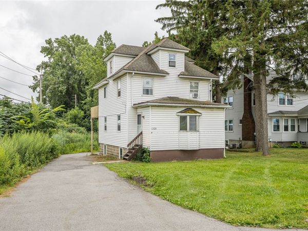 1209 Ridge Road , Webster, NY 14580