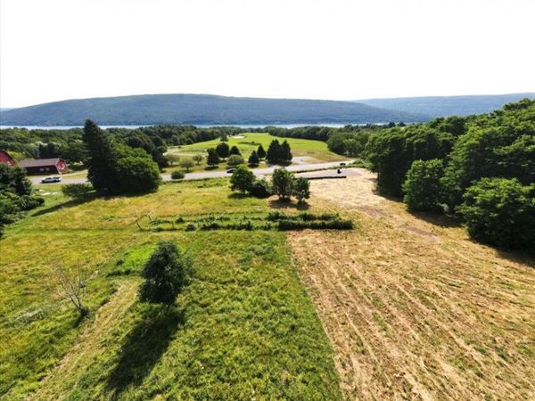 7012 County Road 12 , Naples, NY 14512