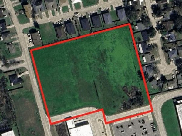 1900 W AIRLINE Highway , LaPlace, LA 70068