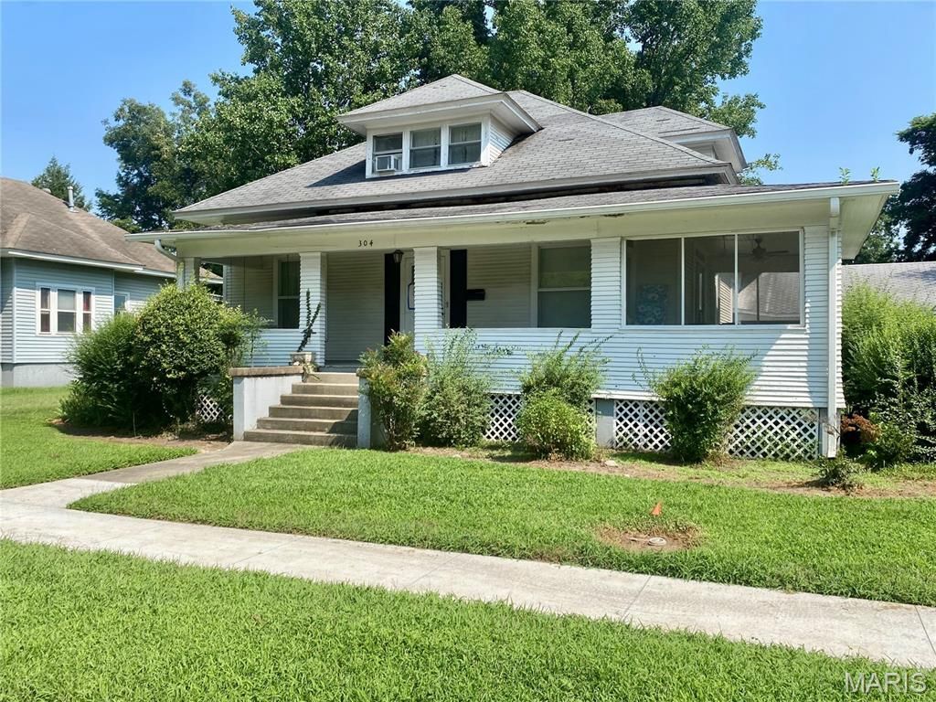 304 Hunter St , Charleston, MO 63834 Main Photo