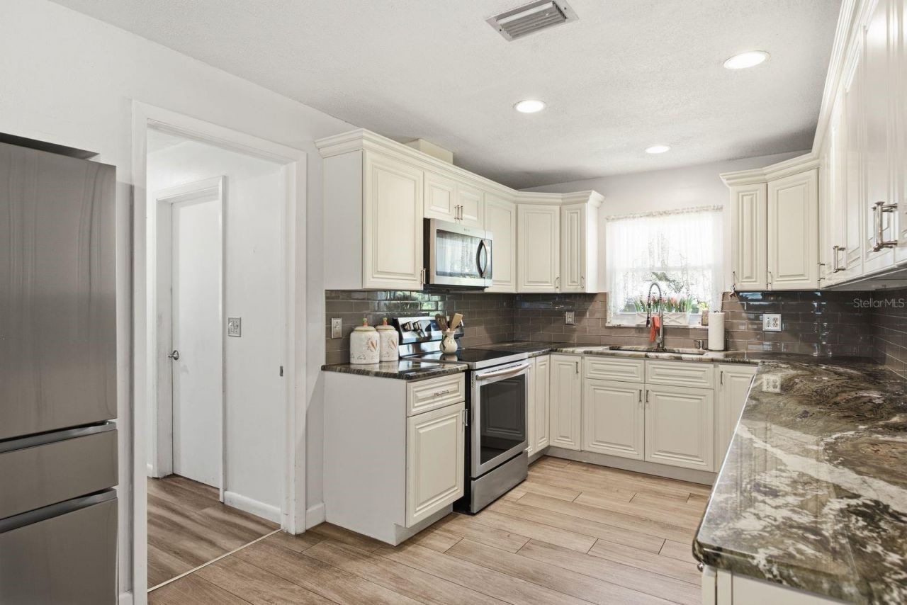920 Lake Forest Road, Clearwater, FL 33765 Photo