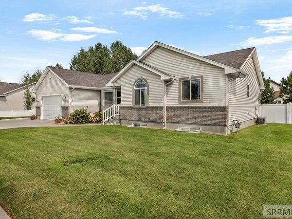 3864 E John Adams Parkway, AMMON, ID 83406