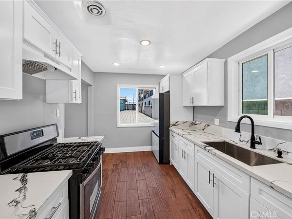 13719 1/2 Yukon Avenue, Unit 4, Hawthorne, CA 90250