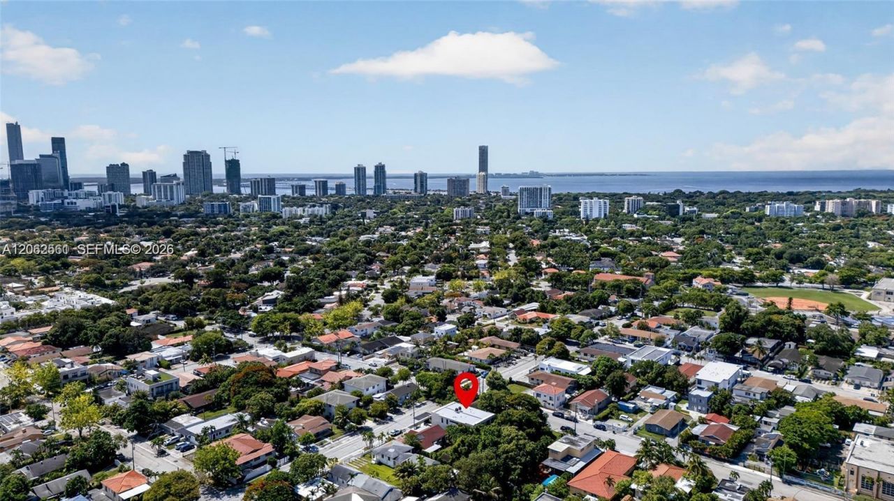 1034 SW 11th Ave , Miami, FL 33130 Photo