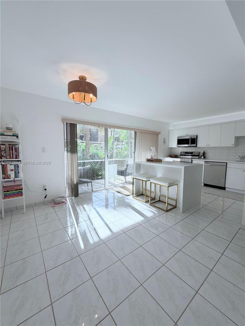 17000 NW 67th Ave, Unit 112, Hialeah, FL 33015 Photo