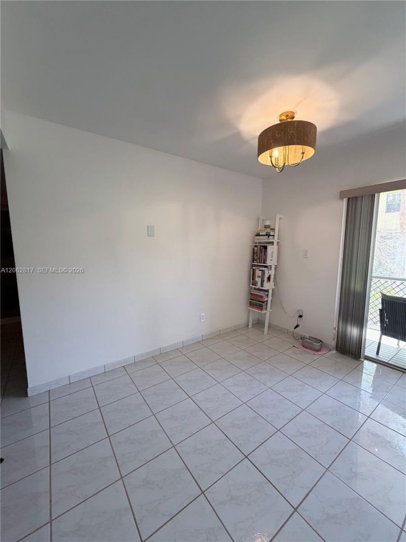 17000 NW 67th Ave, Unit 112, Hialeah, FL 33015 Photo