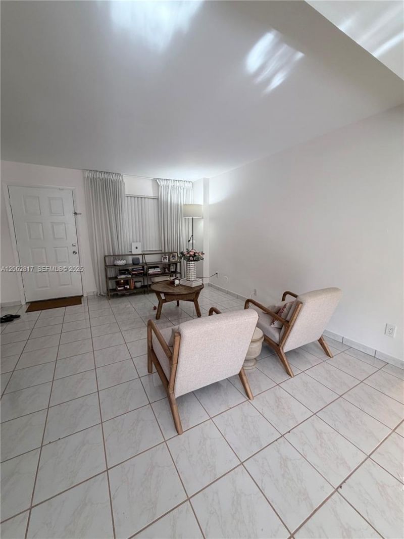 17000 NW 67th Ave, Unit 112, Hialeah, FL 33015 Photo