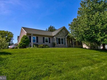 3932 LAUREL RUN , COLUMBIA, PA 17512