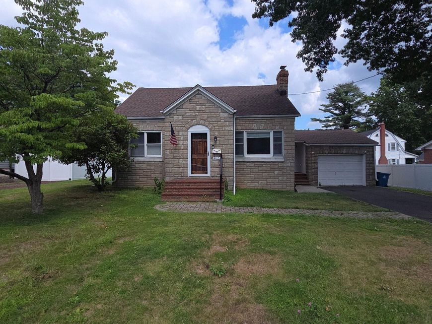 710 N Lafayette Avenue, Yardley, PA 19067 Main Photo