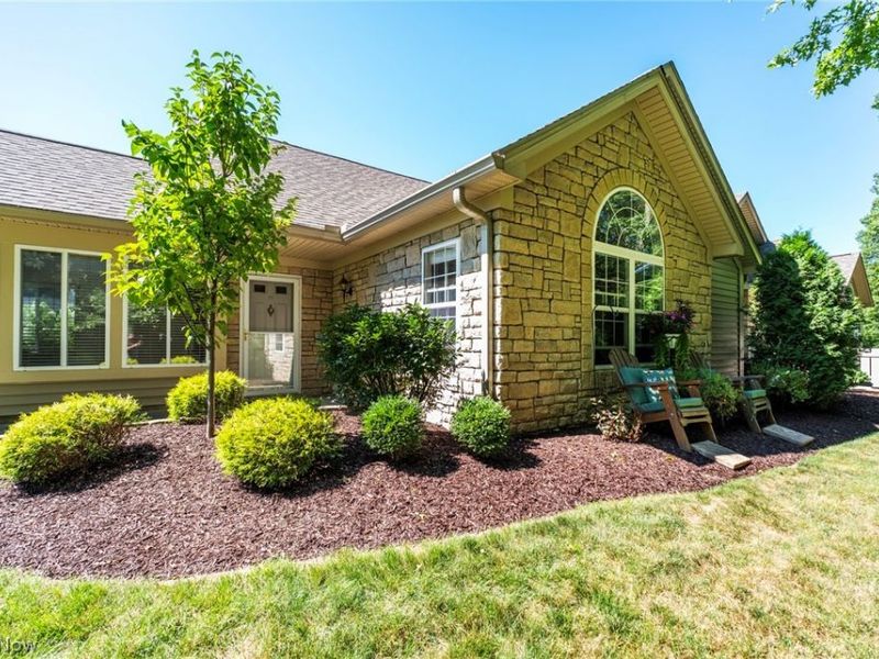 504 Timberline Drive, Unit 504, Columbiana, OH 44408 Photo 2