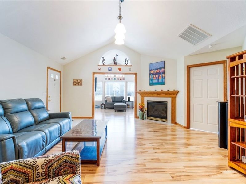 504 Timberline Drive, Unit 504, Columbiana, OH 44408 Photo 5