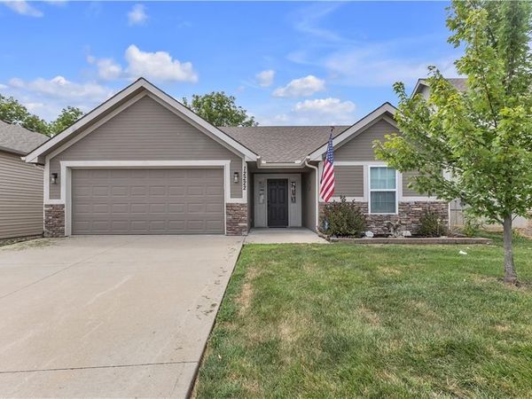 12222 N Atkins Avenue, Kansas City, MO 64163