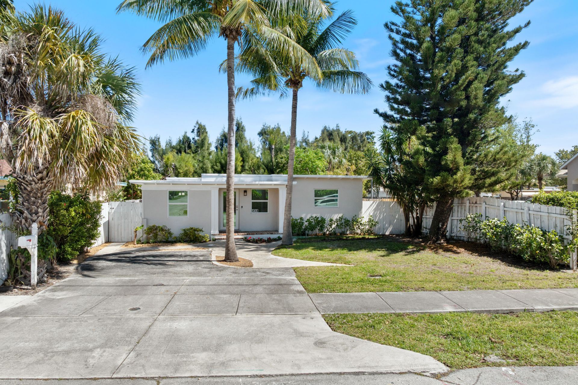 543 NE 3rd Avenue, Delray Beach, FL 33444 Photo