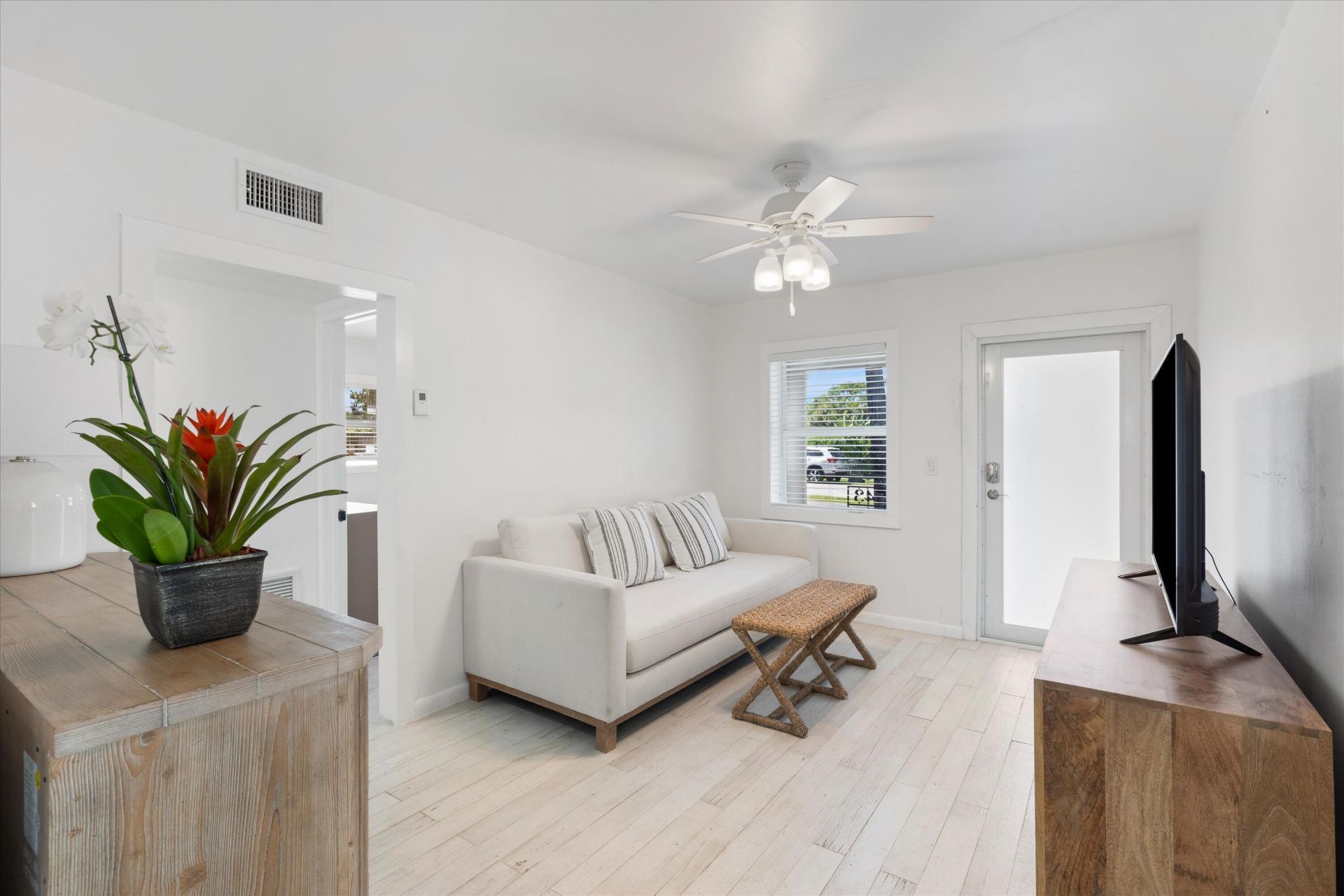 543 NE 3rd Avenue, Delray Beach, FL 33444 Photo