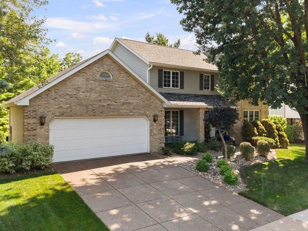 1017 W 57th Street , Davenport, IA 52806