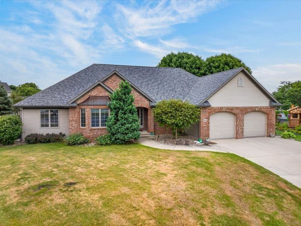 100 Stonehaven Circle, Beaver Dam, WI 53916