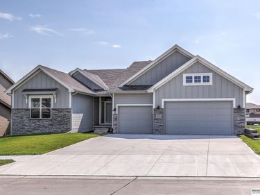 5405 N 190Th Street, Elkhorn, NE 68022