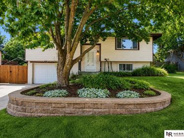 117 Wagon Train Avenue, Hickman, NE 68372