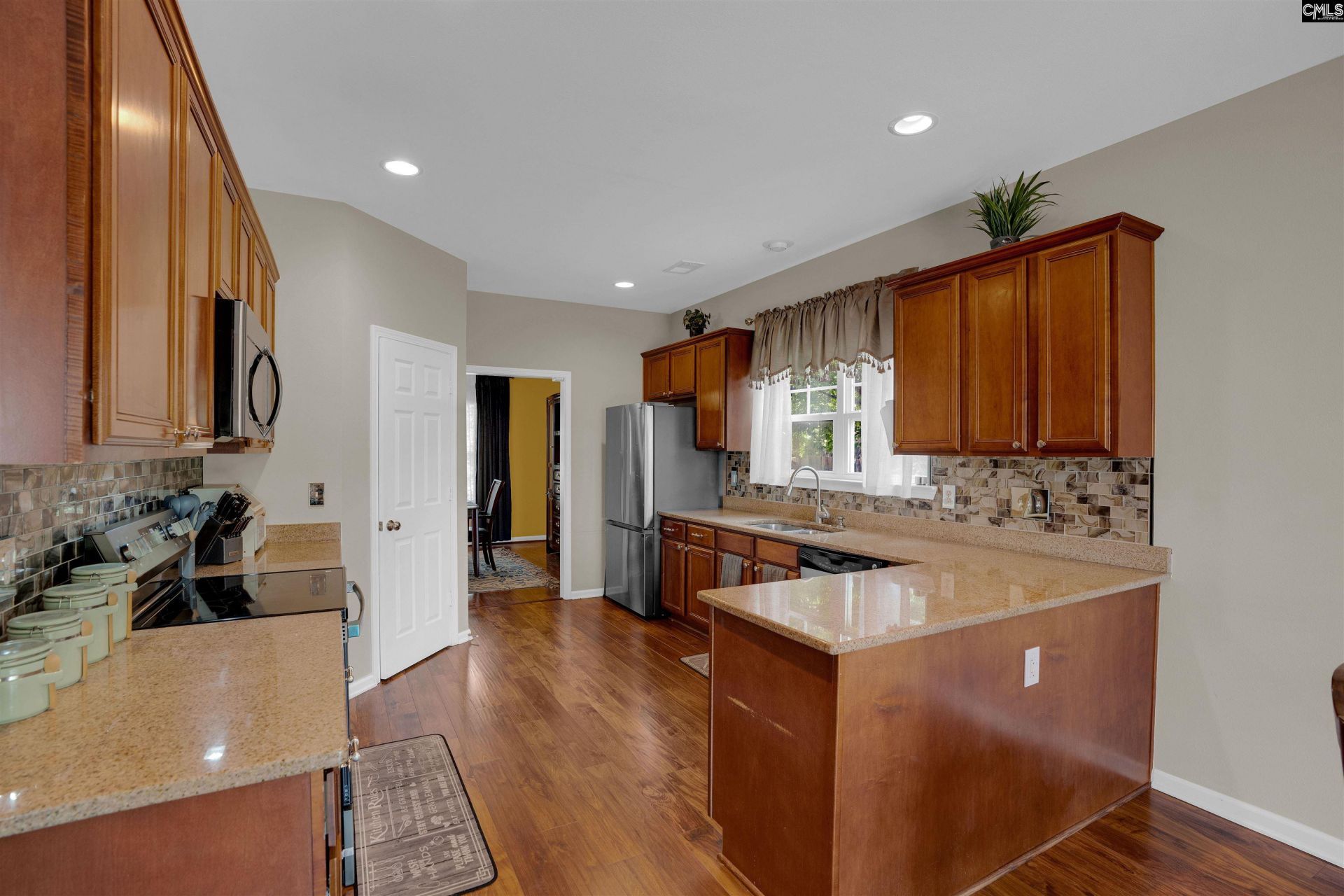 166 Castlefield Drive  Photo 14