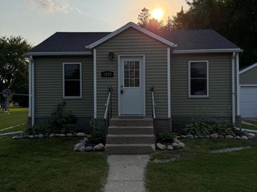 1209 Arnold Avenue N, Thief River Falls, MN 56701