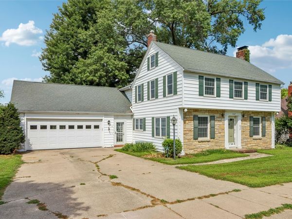 1107 8th Avenue, Wellman, IA 52356