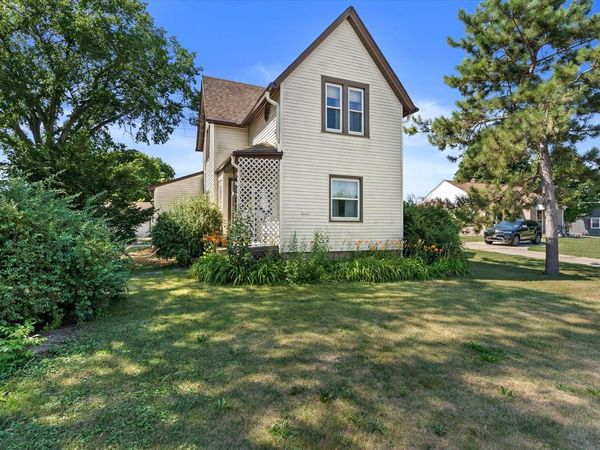 1111 W Oakwood ROAD, Oak Creek, WI 53154