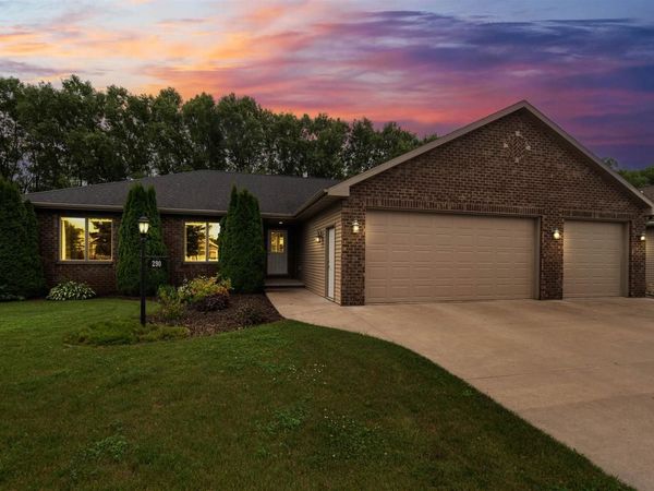 290 ROYAL ST PATS DRIVE, Wrightstown, WI 54180