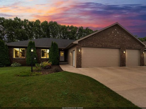 290 ROYAL ST PATS DRIVE, Wrightstown, WI 54180