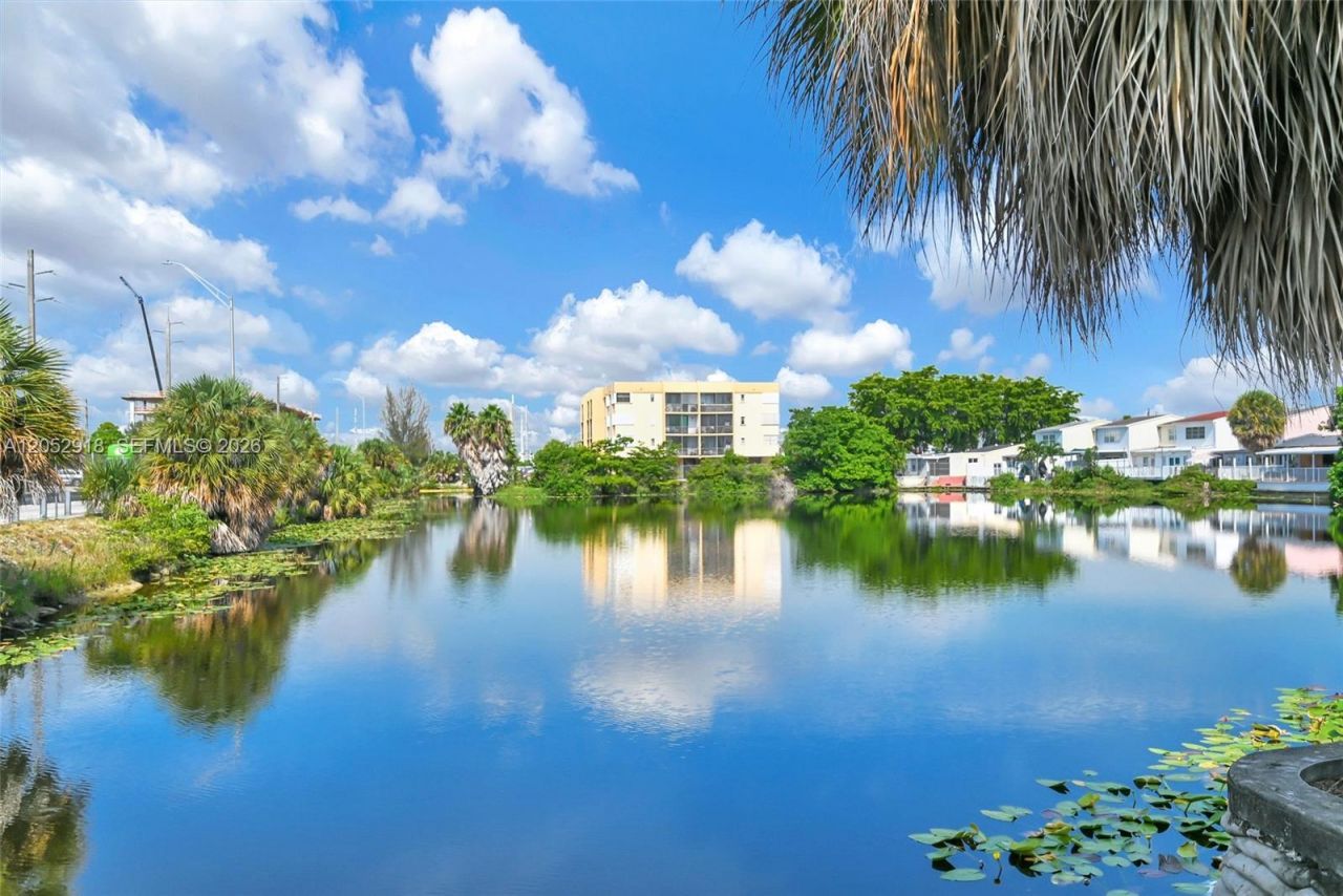 1335 W 68th St, Unit 204, Hialeah, FL 33014 Photo