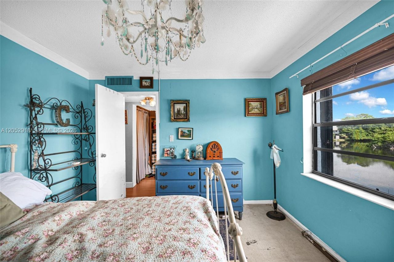 1335 W 68th St, Unit 204, Hialeah, FL 33014 Photo
