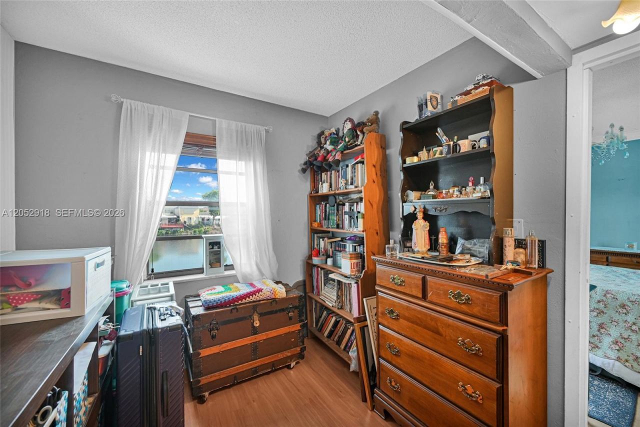 1335 W 68th St, Unit 204, Hialeah, FL 33014 Photo