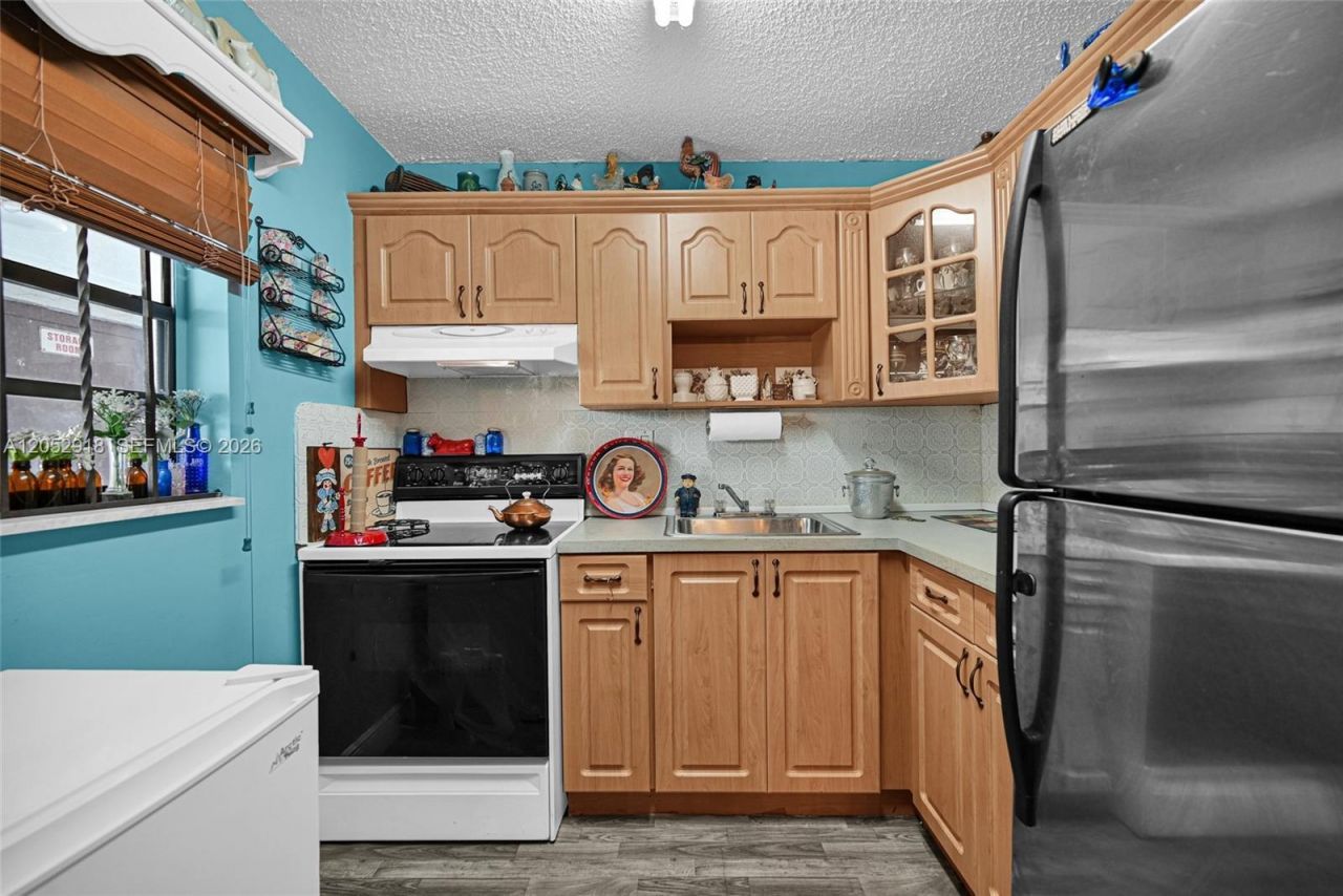 1335 W 68th St, Unit 204, Hialeah, FL 33014 Photo